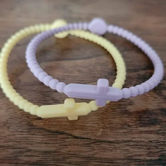 2 Women's silicone 7-8" Cross bracelets - Picture 1 of 3